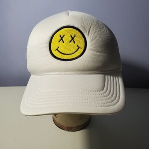 smily face Trucker Hat Embroidered Snapback mech back